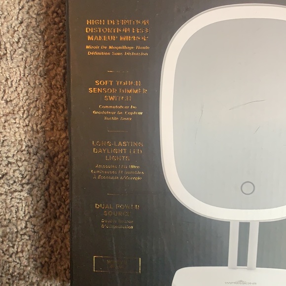 NWT Touch Highlight Led Mirror - Picture 2 of 4